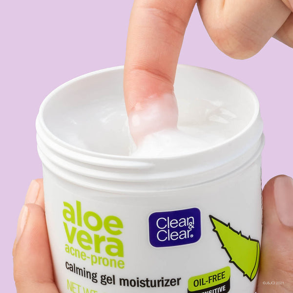 Clean & Clear Aloe Vera Calming Gel Acne Facial Moisturizer for Acne-Prone & Sensitive Skin, Oil-Free Daily Moisturizing Gel, 4.9 Oz